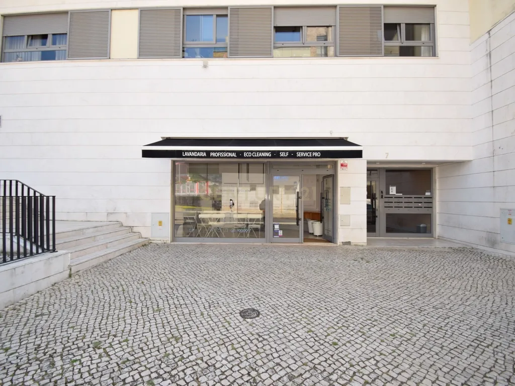 Loja Comercial em Benfica – Localização Premium e Grande Potencial - Image 15