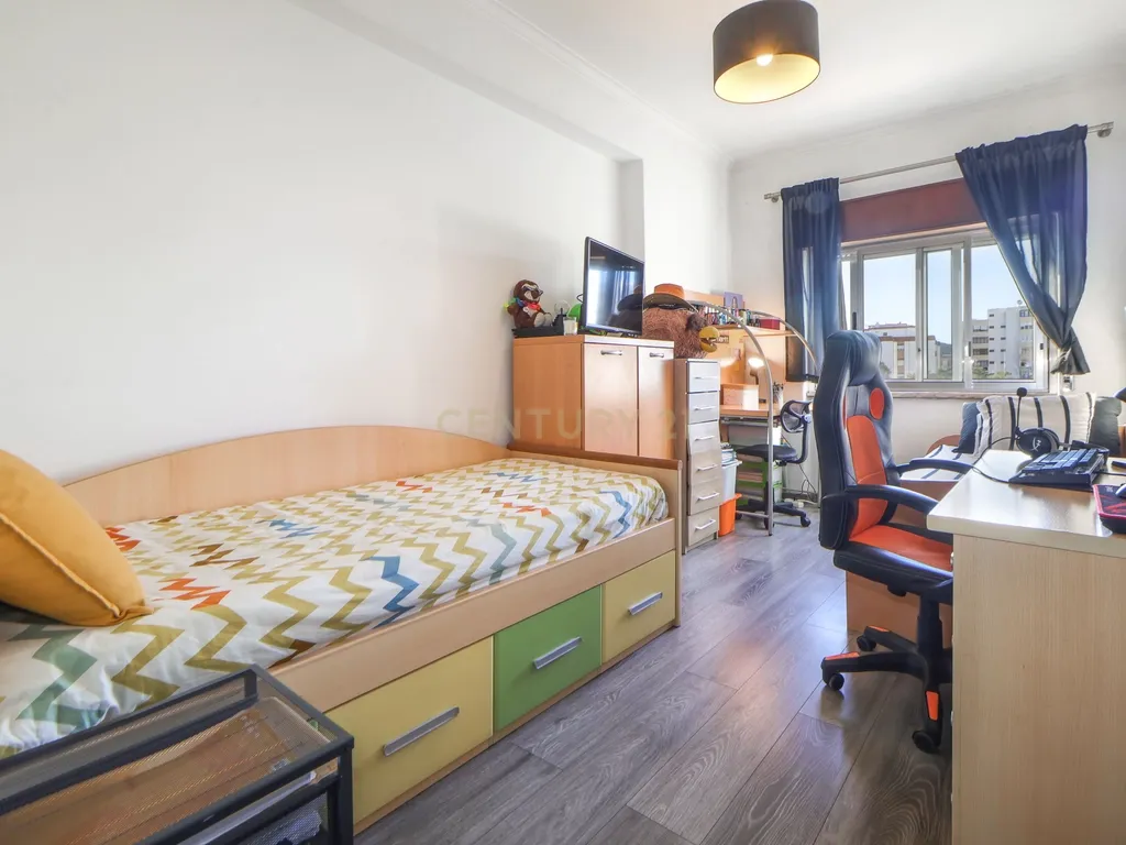 Apartamento T2 em zona central inserido em prédio com 2 elevadores | Praceta da Meia Laranja, Setúbal - Image 25