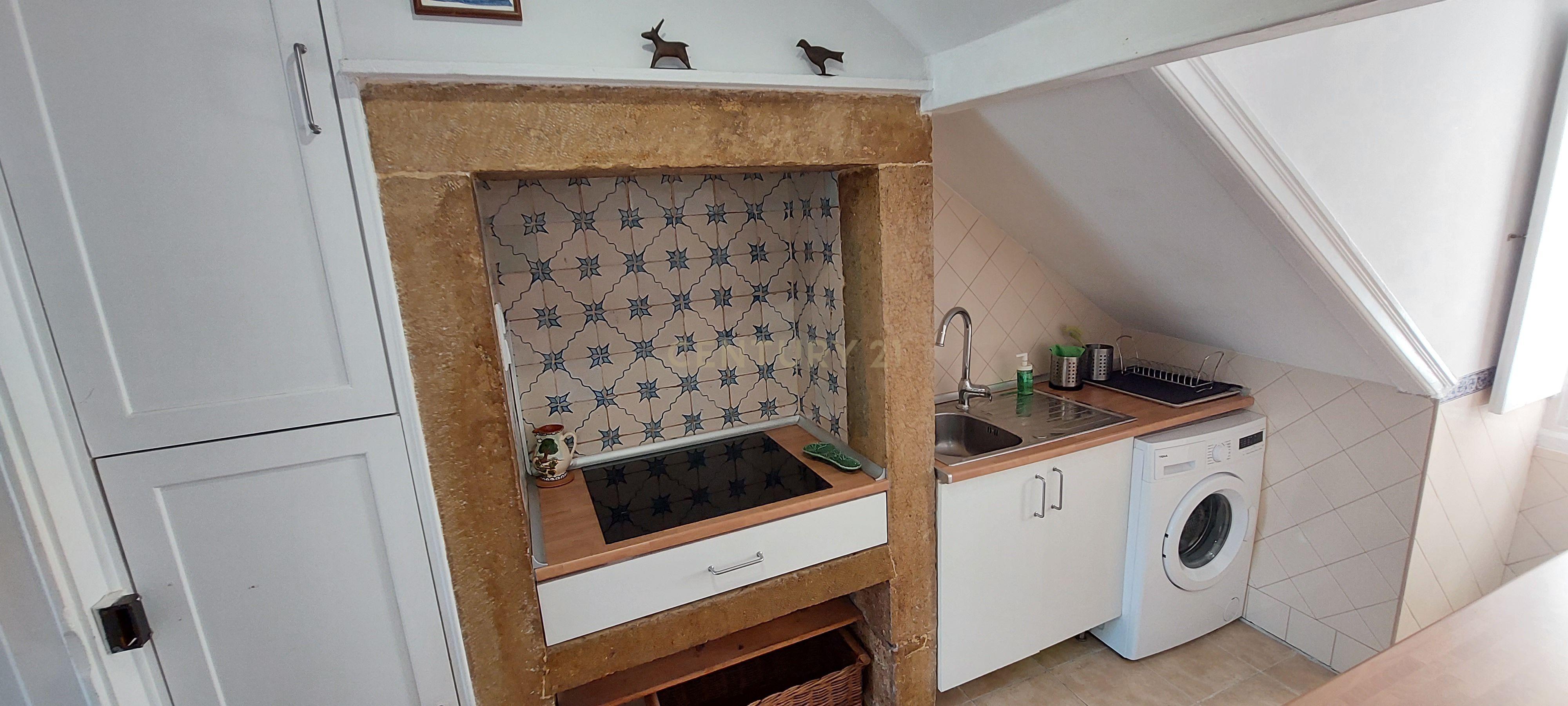 Apartamento T2 à venda na Rua da Mouraria - Image 23