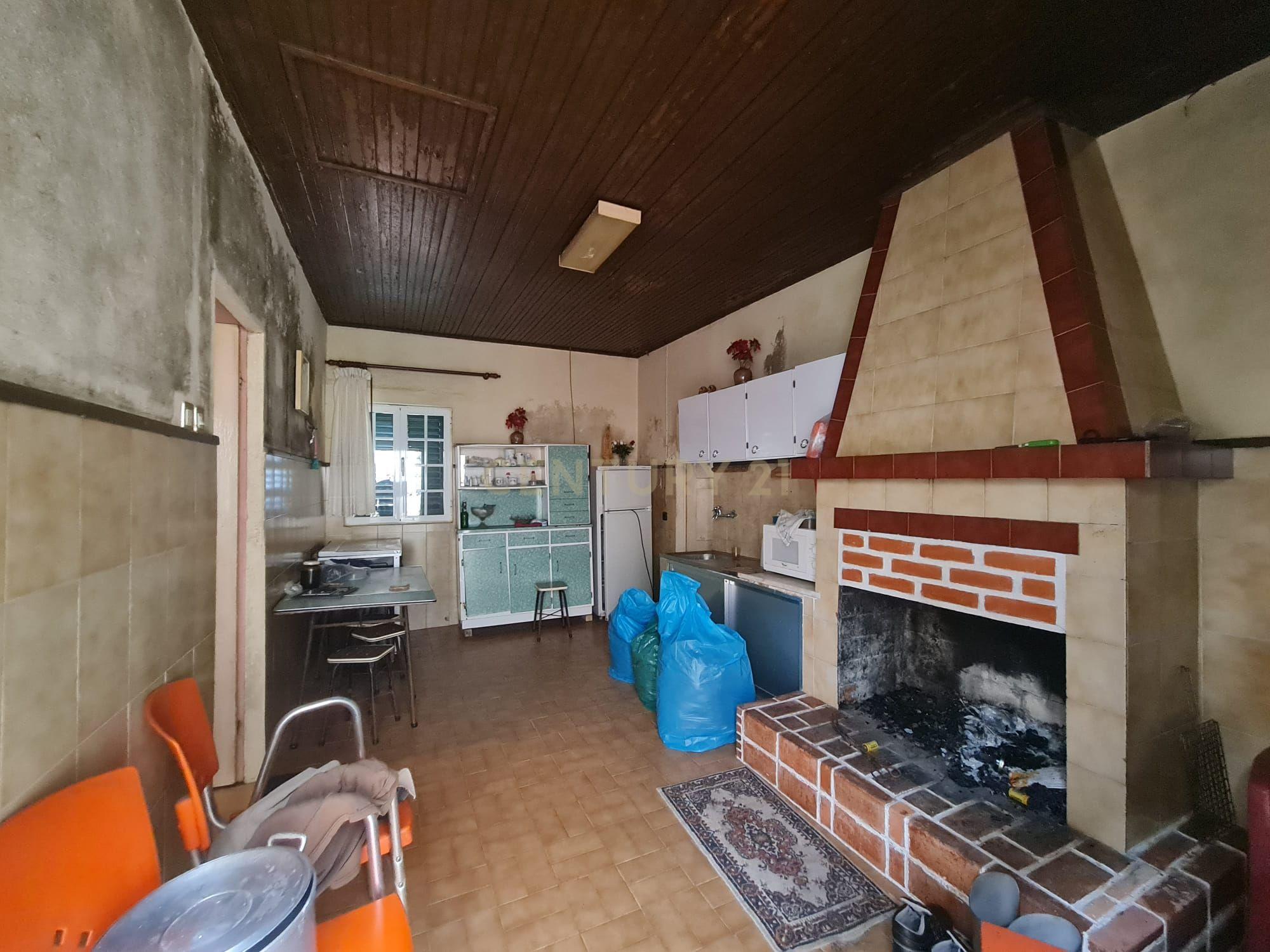 Fotografia 11 de 🏡 MORADIA TÉRREA, PENAFIEL, CAPELA 📍Apenas venda conjunta com referência C0188-01896, (Imóvel atualmente comercializado ao abrigo do Simplex) 📢 EXCELENTE OPORTUNIDADE PARA CRIAÇÃO DE PROJETO