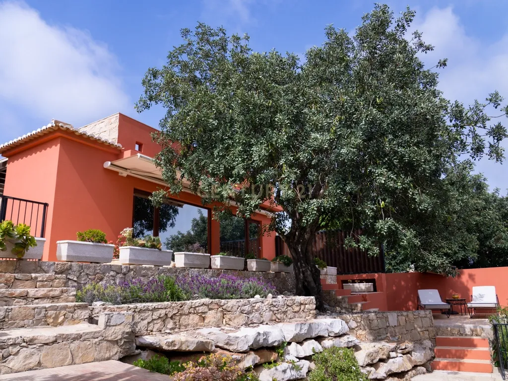Propriedade com três habitações, piscina aquecida e sauna, num terreno de 10.000 m² - Image 112