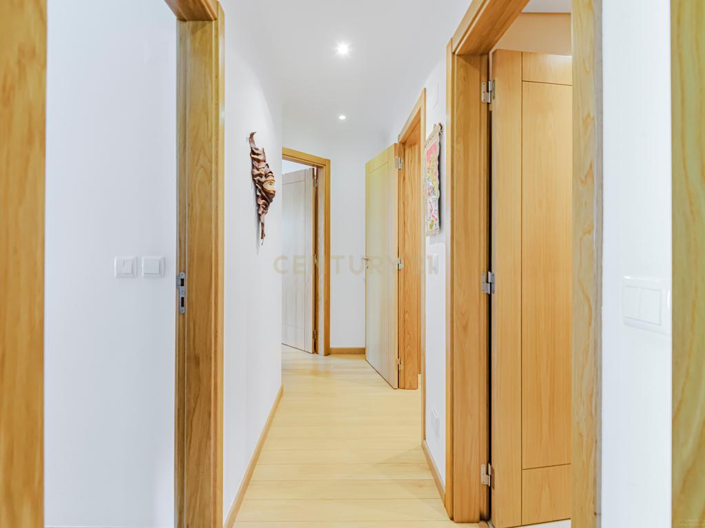 Apartamento T3 em Cascais com Terraço - Image 5