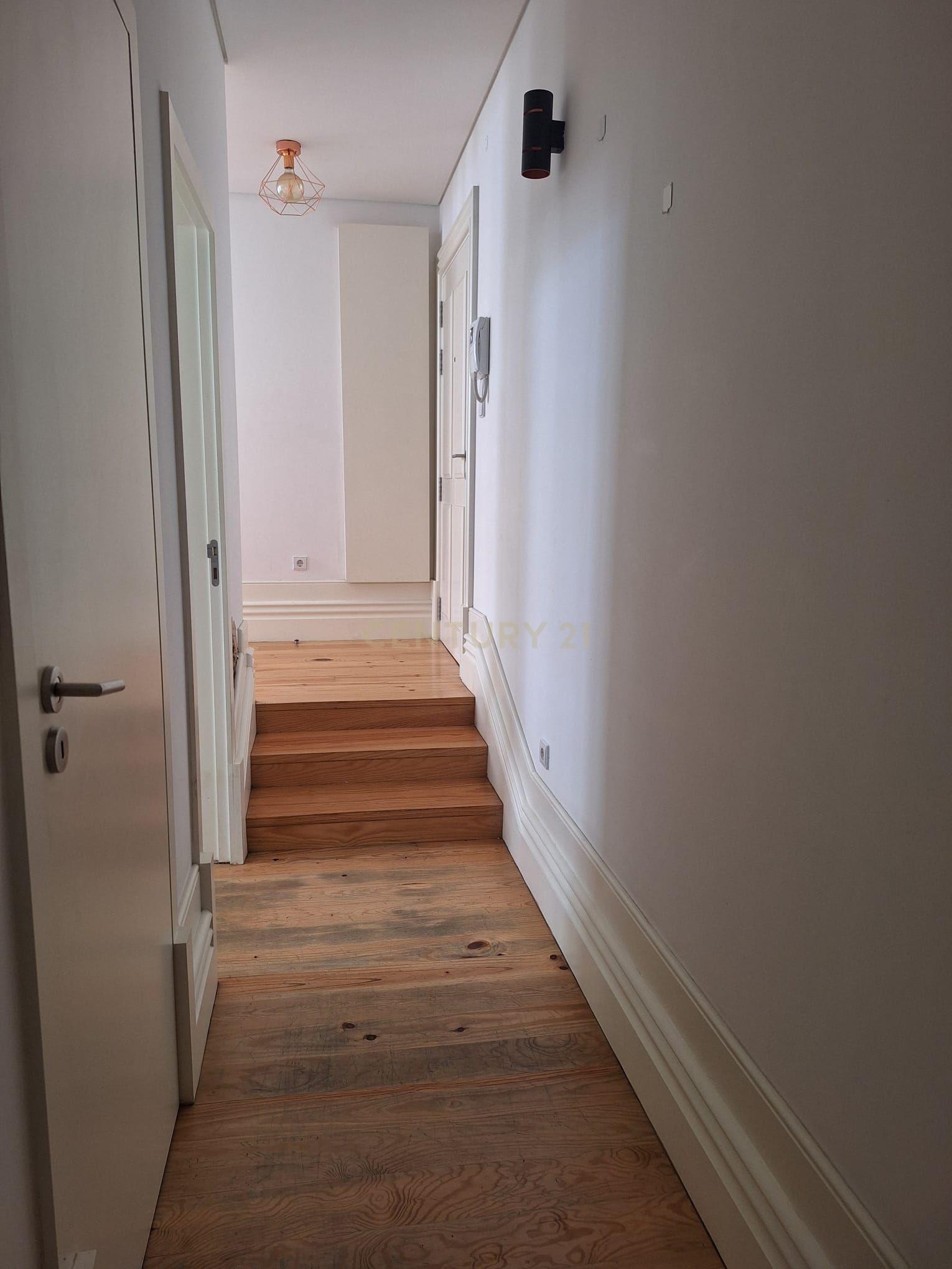 Apartamento T2 moderno na Rua do Bonfim, Porto. - Image 14