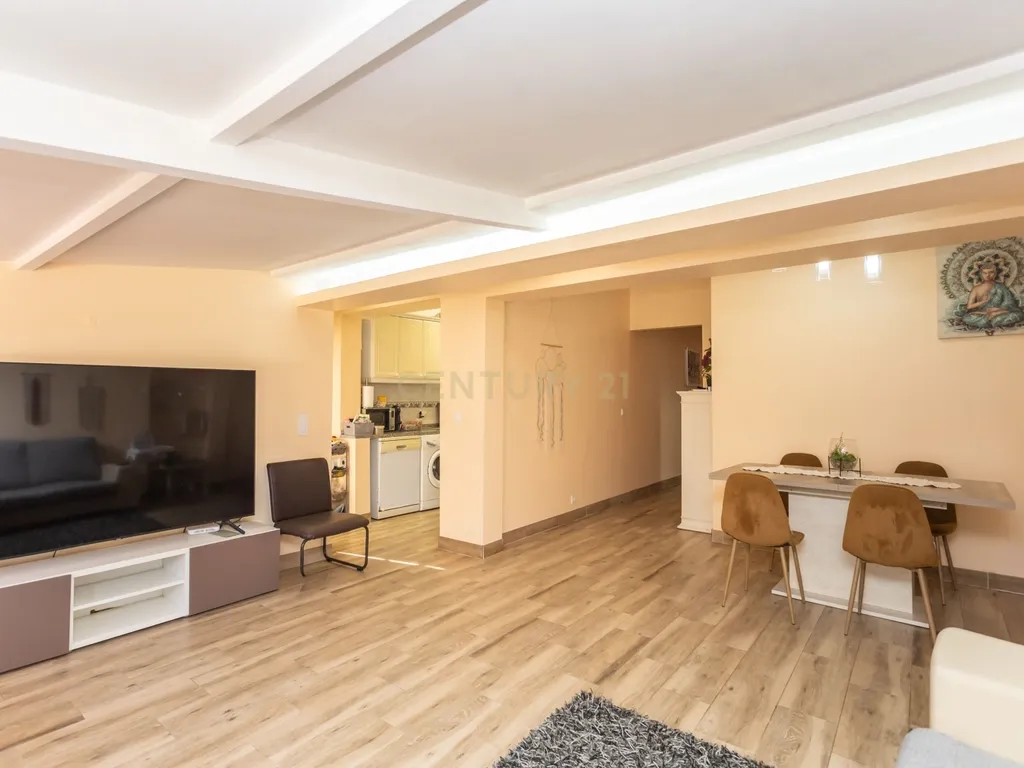 Apartamento T2(+1) Renovado com Logradouro de 100m² – Pronto a Habitar (Mobilado e Equipado) em Paio Pires - Oportunidade Única! - Image 16