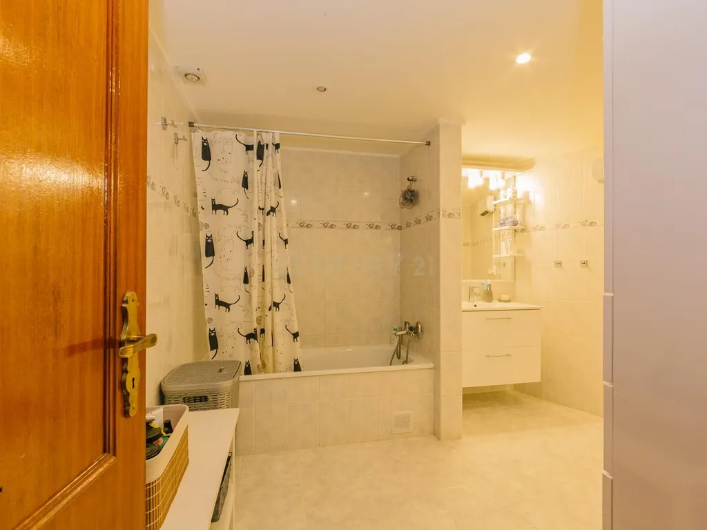 Apartamento T2 em Santa Marta do Pinhal – Corroios - Image 14