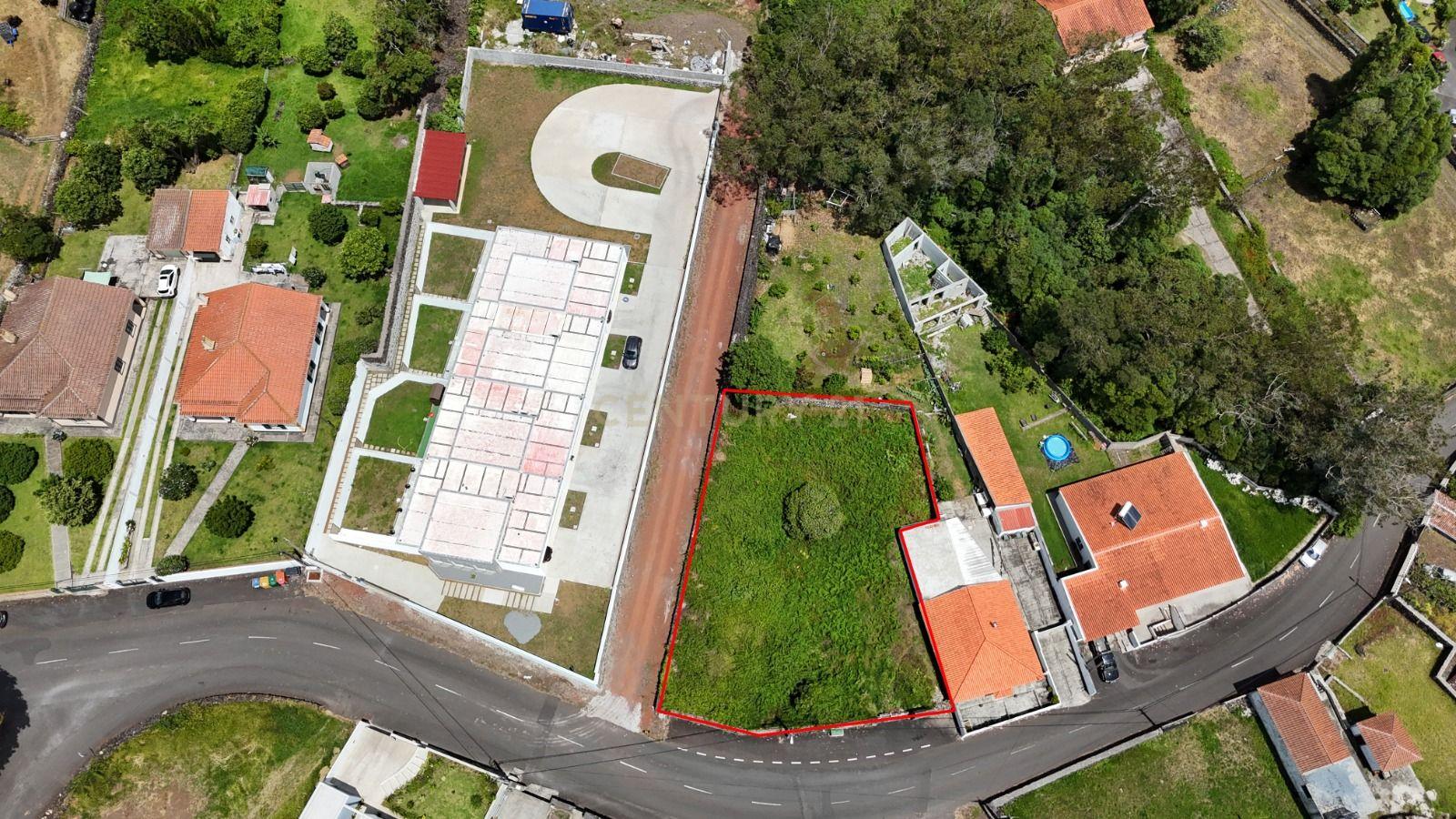 Fotografia 4 de Terreno urbano em São Bartolomeu de Regatos, Angra do Heroísmo