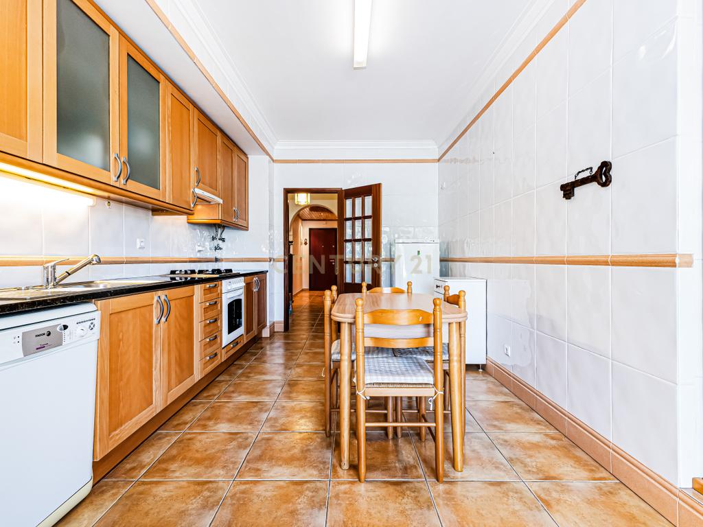 Apartamento T3 com 180 m² a 5 minutos da Praia do Vau – Portimão - Image 7