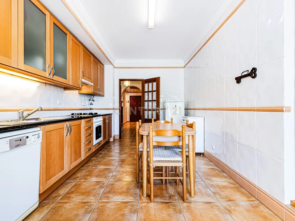 Apartamento T3 com 180 m² a 5 minutos da Praia do Vau – Portimão - Image 7
