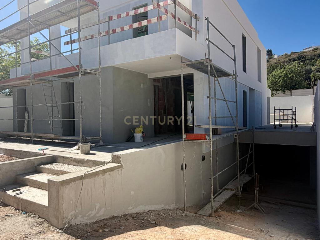 Moradia de Luxo na Prestigiada Marina de Albufeira - Image 1