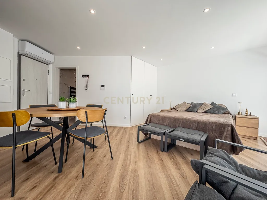 T0 Novo com Magnífico Terraço, Churrasqueira, Garagem e Arrecadação | Aires - Palmela - Image 12
