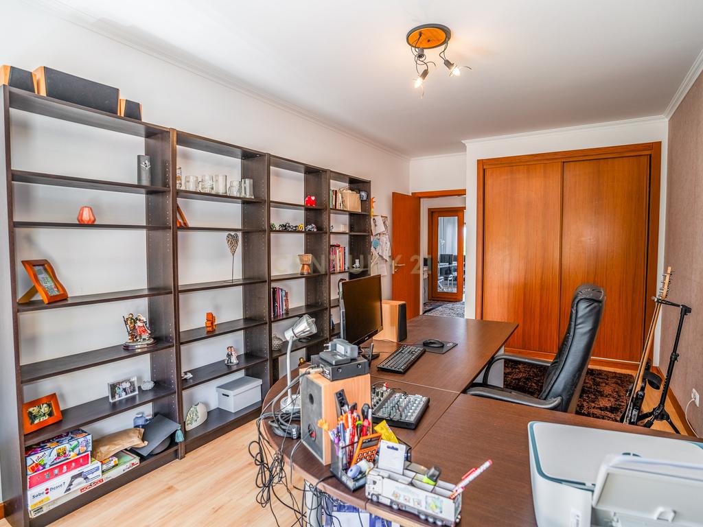 Título : T4 com Garagem Dupla na Cidade Nova – Caldas da Rainha - Image 24