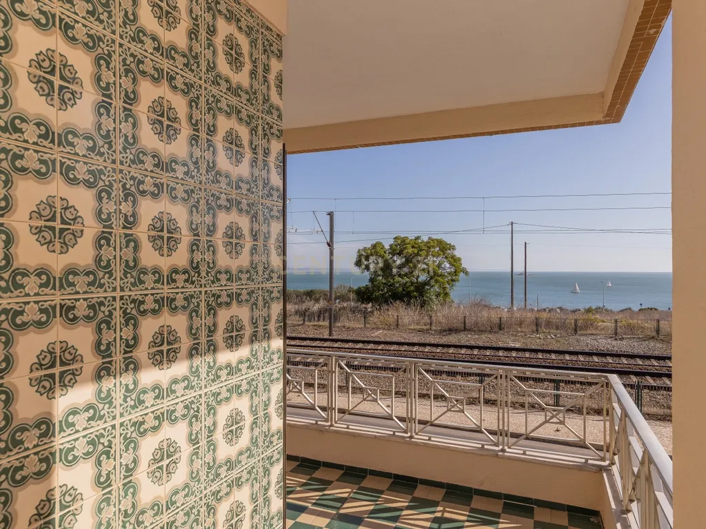 T4 em Oeiras com Vista de Mar - Image 17