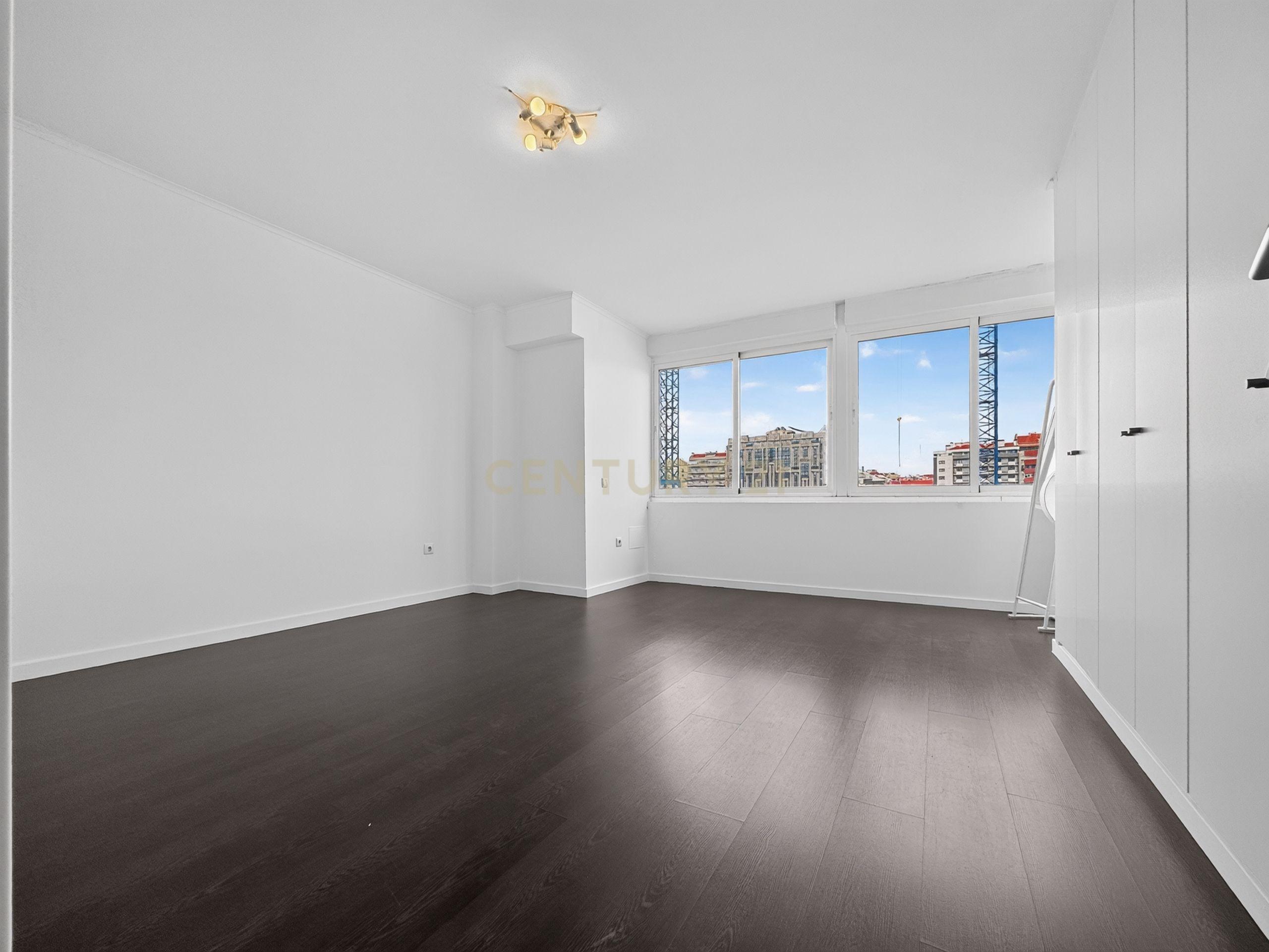 T3 com Suite na Av. 5 de Outubro | Entrecampos - More