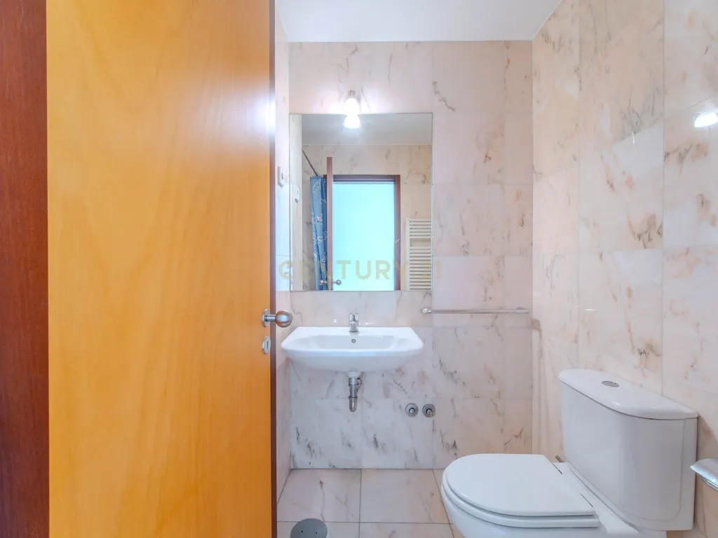 Apartamento T5 na zona do Aviz - Porto - Image 28