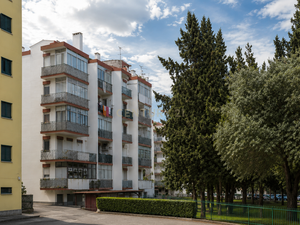 T2 duplex, remodelado com 91 m², sotão e varanda em Pai do Vento, Cascais - Image 14