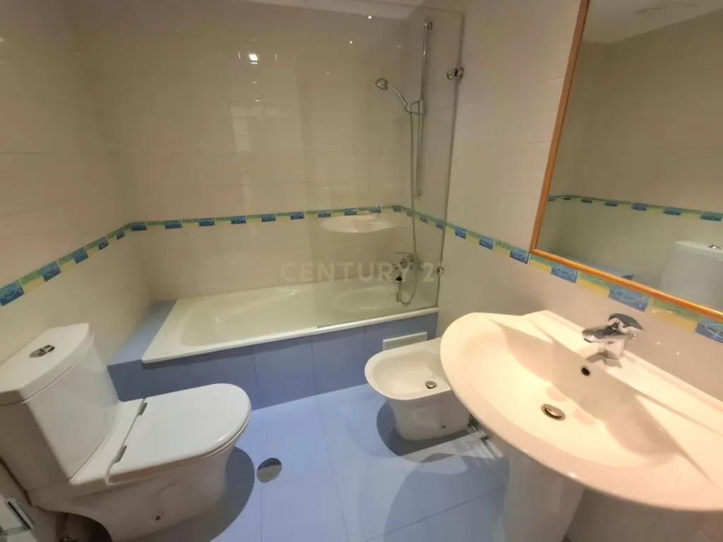 Imóvel T3 espaçoso nas Picoas, com 3 WC, 2 estacionamentos - Image 25