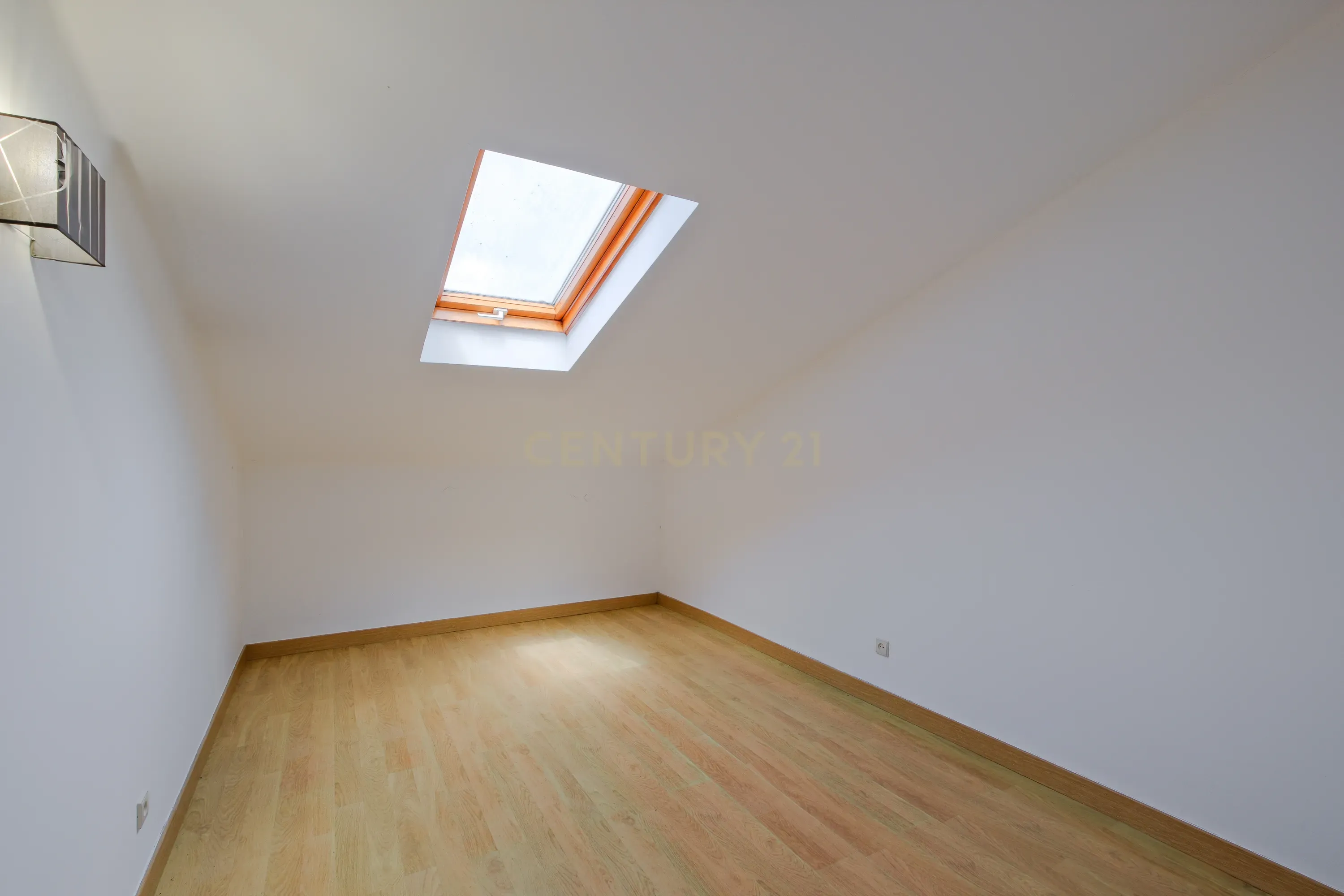 Duplex em Lisboa, Sintra: Espaço e Conforto com Vista Serra Sintra - Image 32