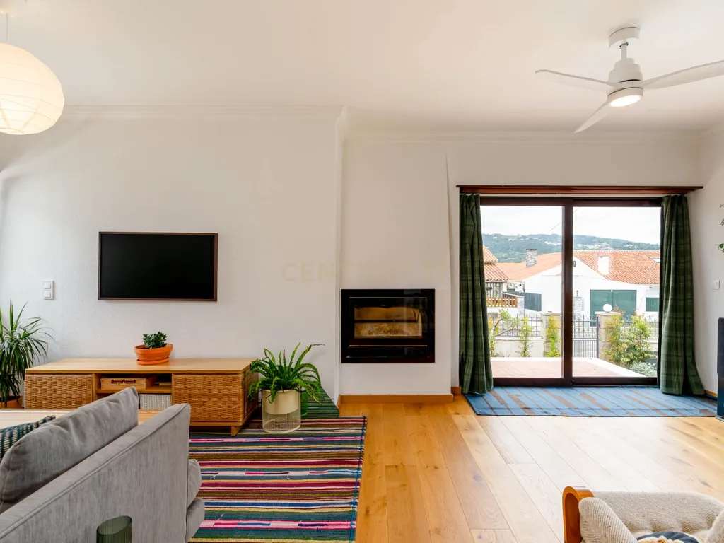 Viver com Elegância entre o Litoral e a Cidade – Uma Casa Sustentável em Colares, Portugal - Image 67