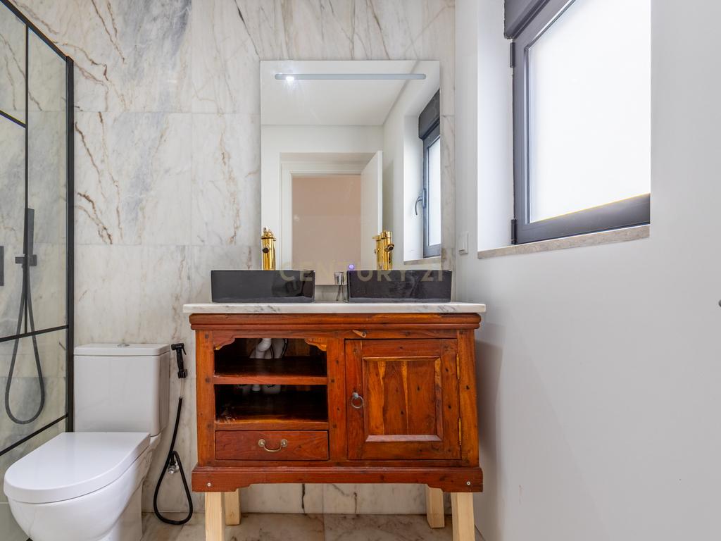 Moradia totalmente renovada no coração de Lisboa, com 4 suites - Image 21