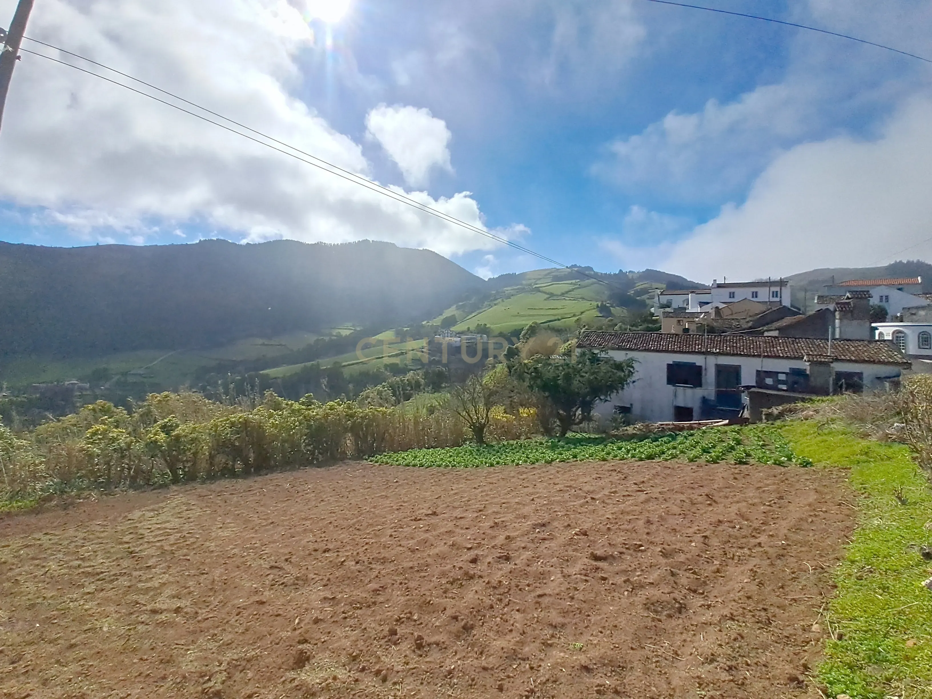 Casa T1 + 1 em Povoação, Ilha de São Miguel - Tranquilidade e Luz Natural - Image 2