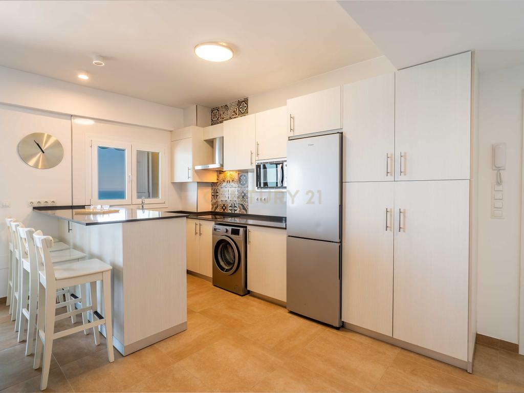 Apartamento de Luxo com Vista para a Praia emFuengirola Málaga - Image 4