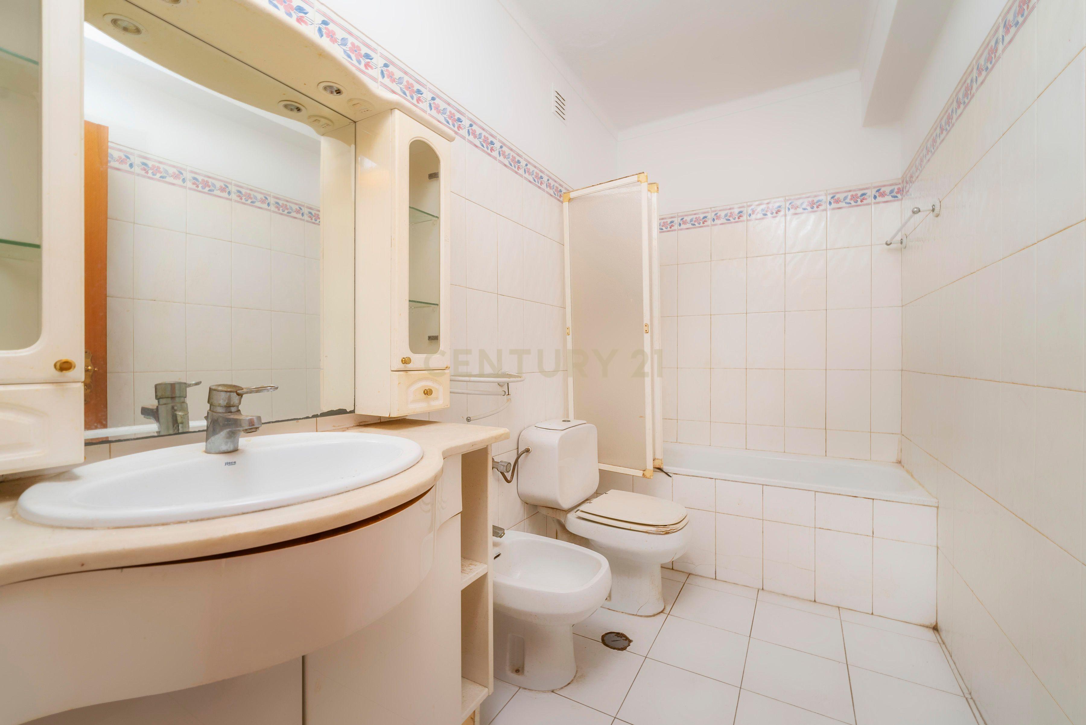 Fotografia 6 de Apartamento T4 Excelente Localização Centro de Albufeira.