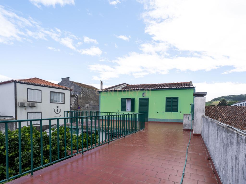 🏡 T3 com garagem na Ribeirinha – Ribeira Grande - Image 21