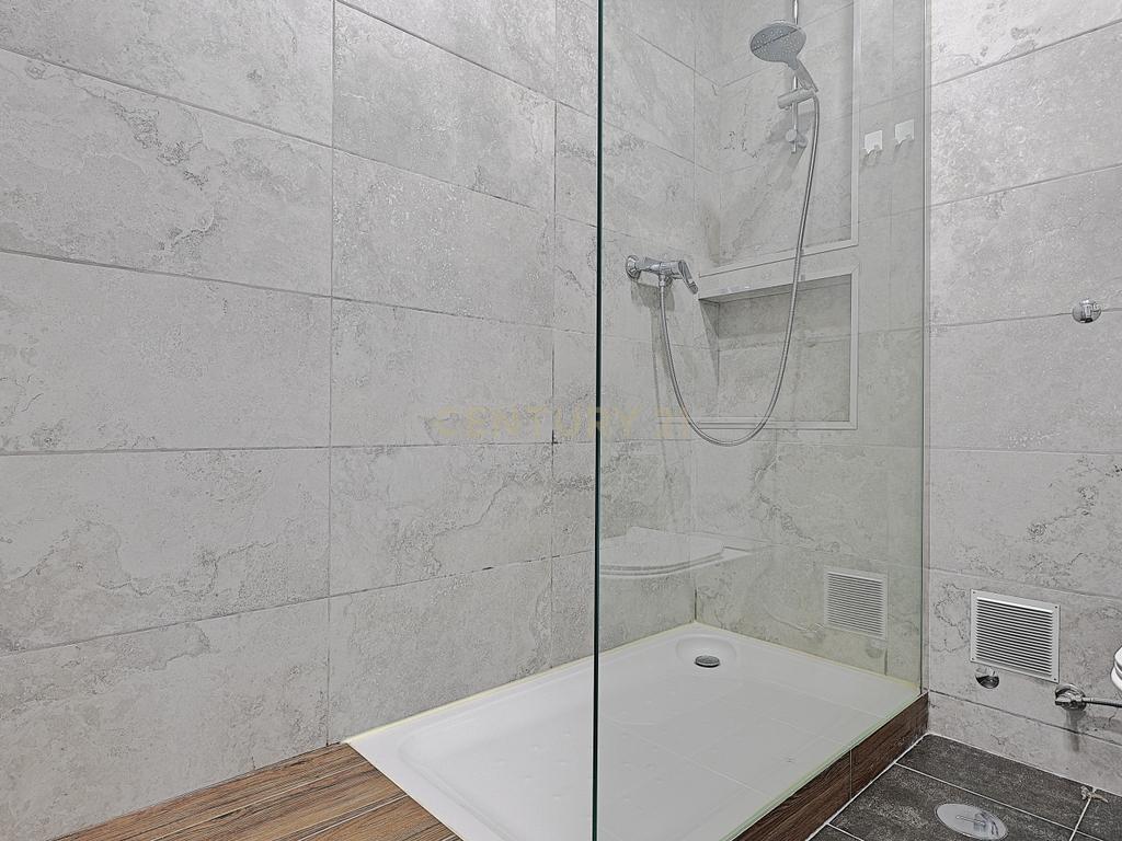 T2 Remodelado com Elevador | 86 m² | Aranguês – Setúbal - Image 21