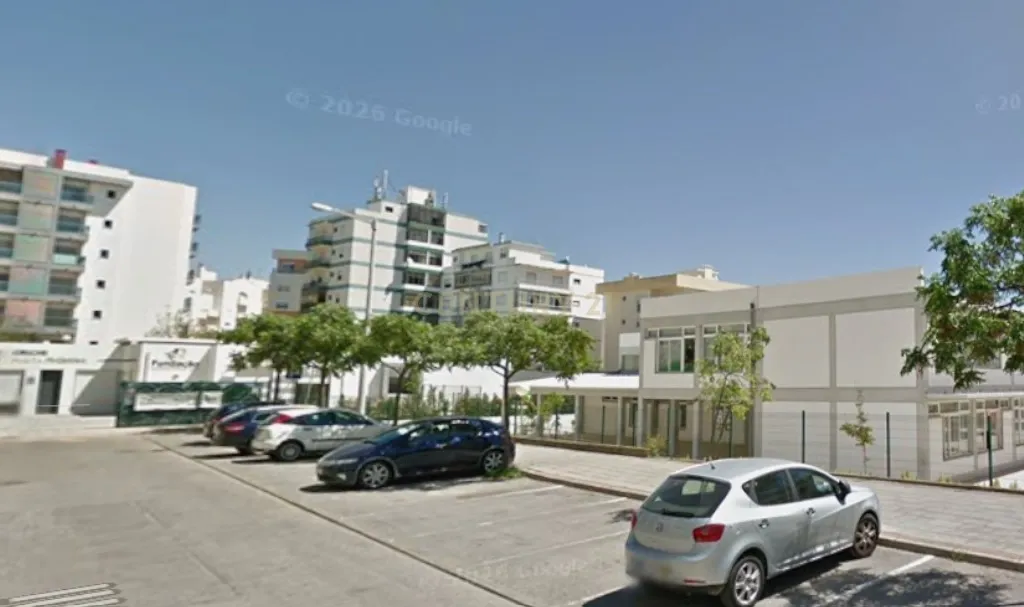 Apartamento T3 em Faro, muito central, próximo da Universidade. - Image 9