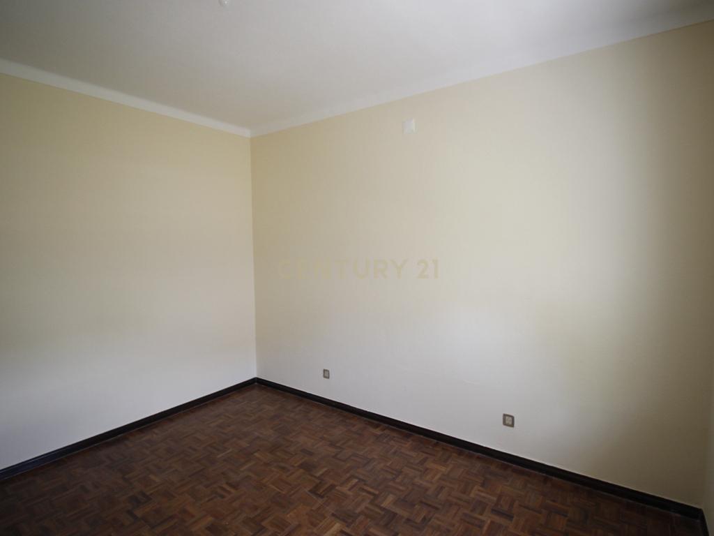 Casa Renovada com 3 Quartos e Garagem em Vendas Novas para arrendamento - Image 7