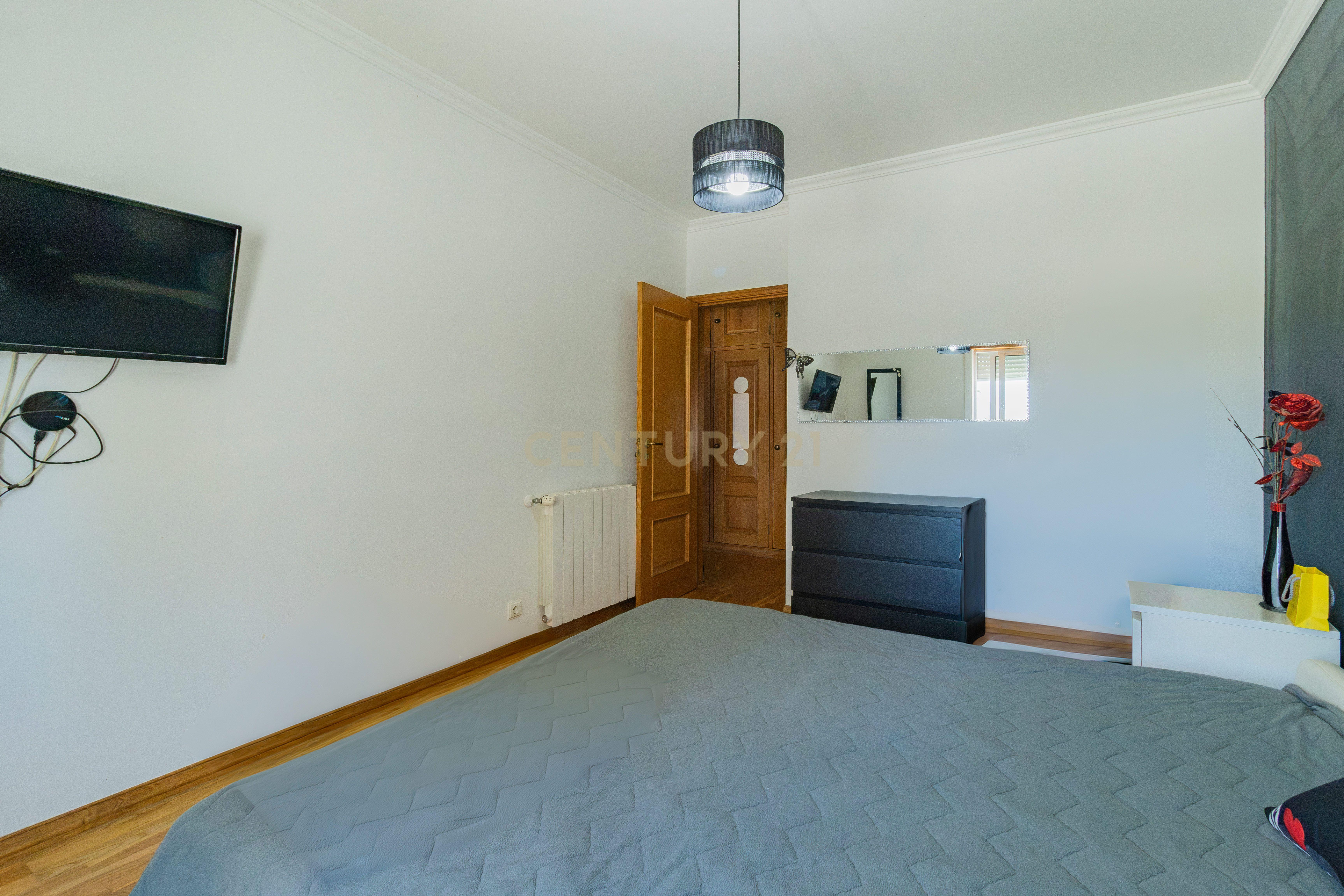 Fotografia 10 de Apartamento T2  Com Garagem  Cruz Areia Leiria  Rua Malaposta