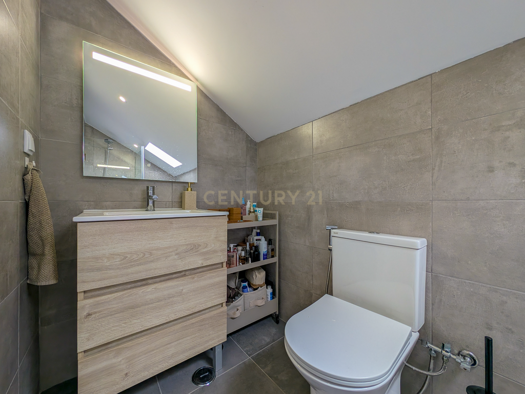 Apartamento de 3+1 assoalhadas totalmente renovado. - 2 Varandas - Image 33