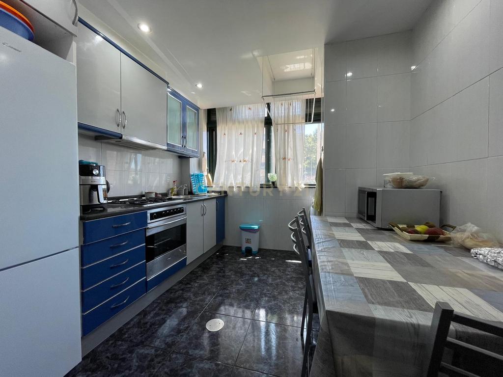 T2 com lugar de garagem em Pedrouços - Image 1