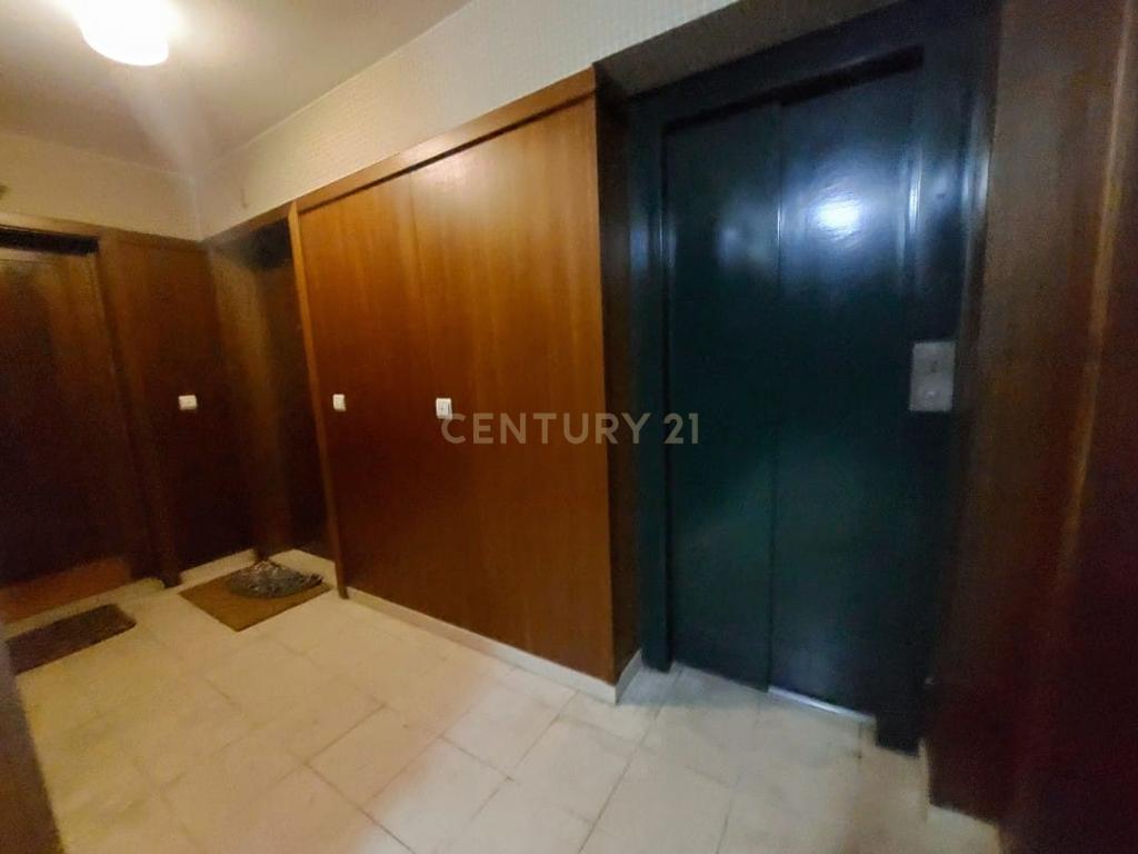 Apartamento T2 em Matosinhos com Garagem e Varanda - Image 16