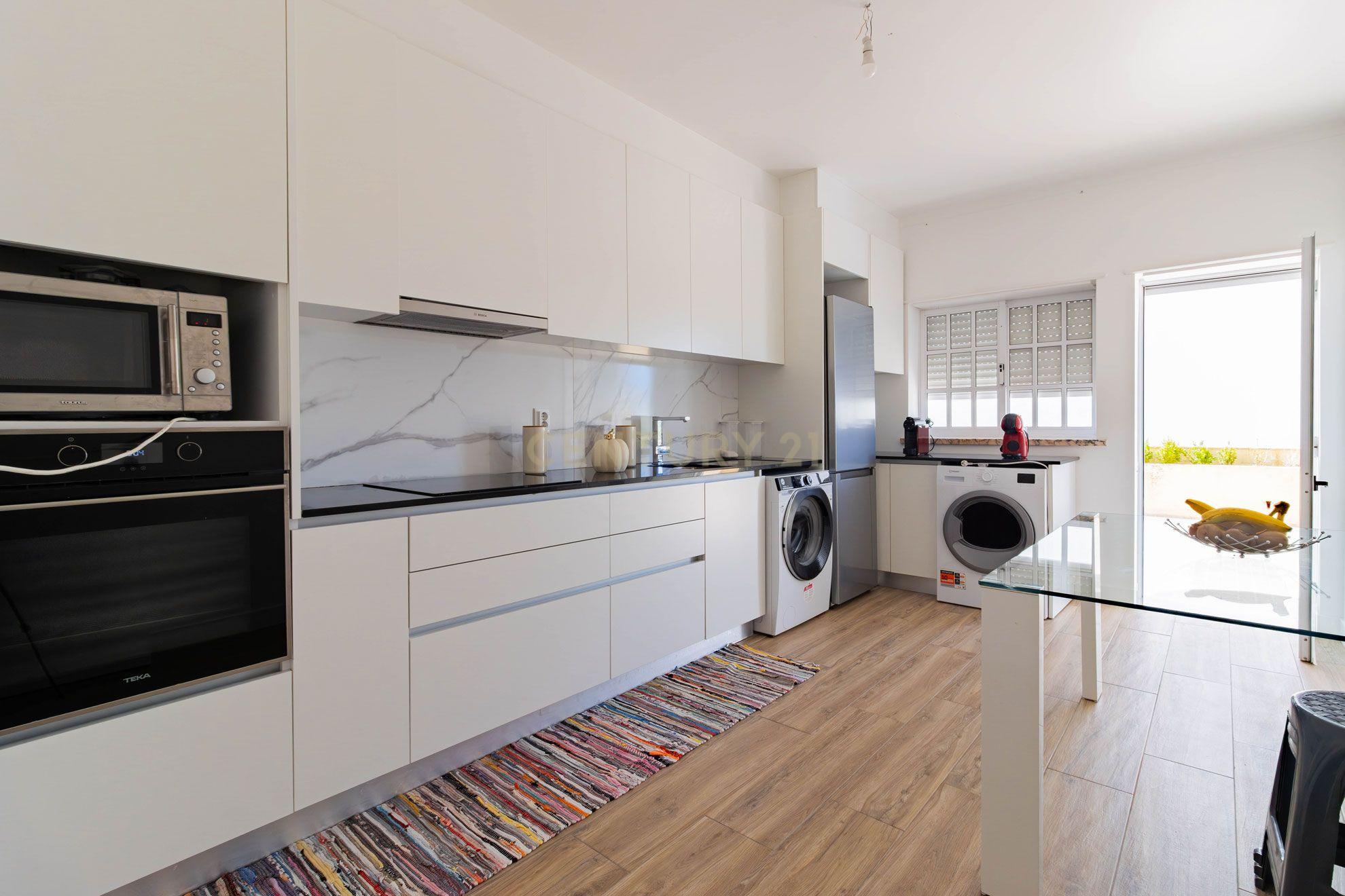 Espaçoso Apartamento T3 na Freixianda com Terraço - Vista 5