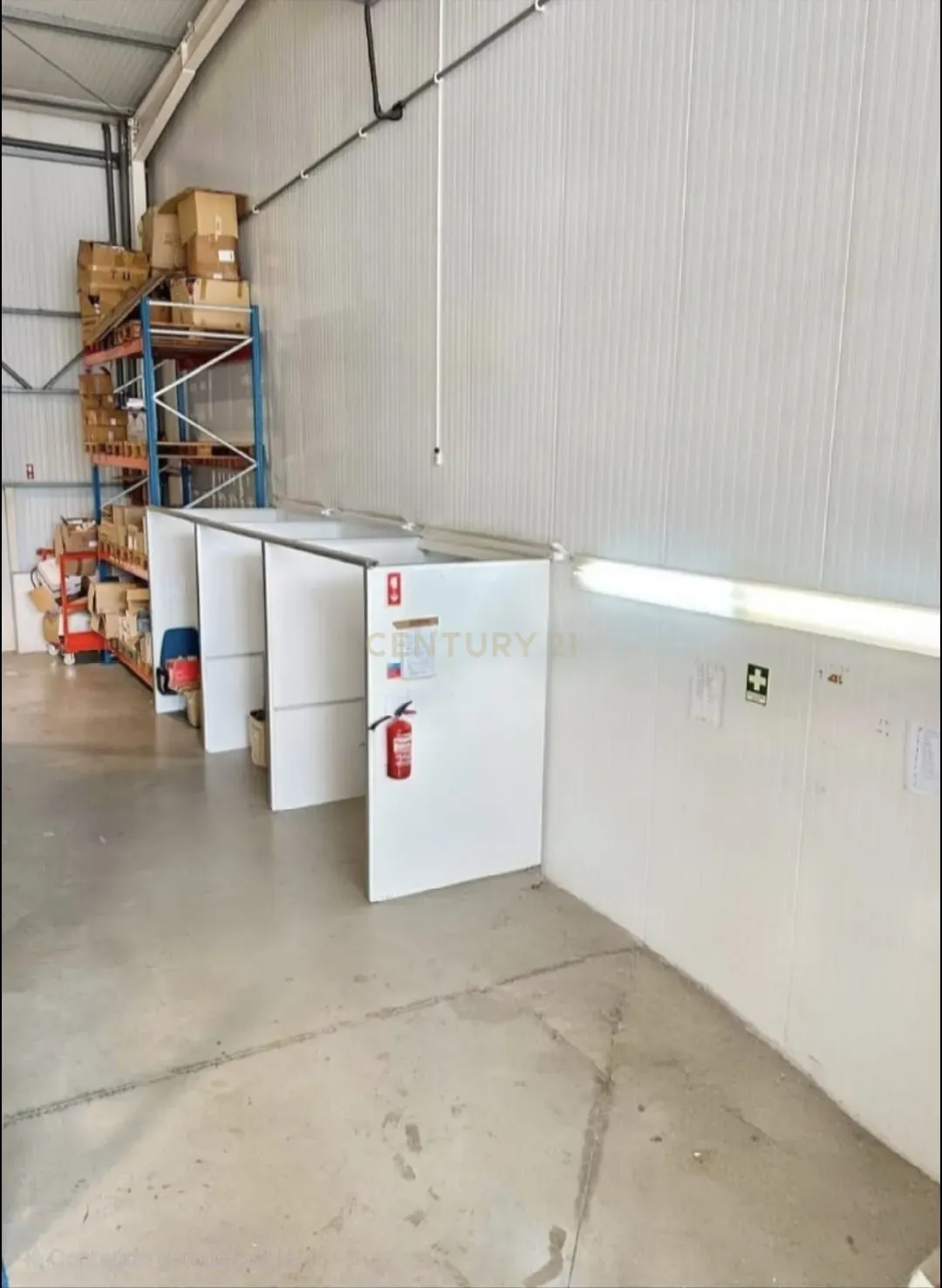 Armazém Industrial na praceta Emídio Santana, 11 Casal do Marco, valor negociável com ou sem o recheio do imóvel - Image 14