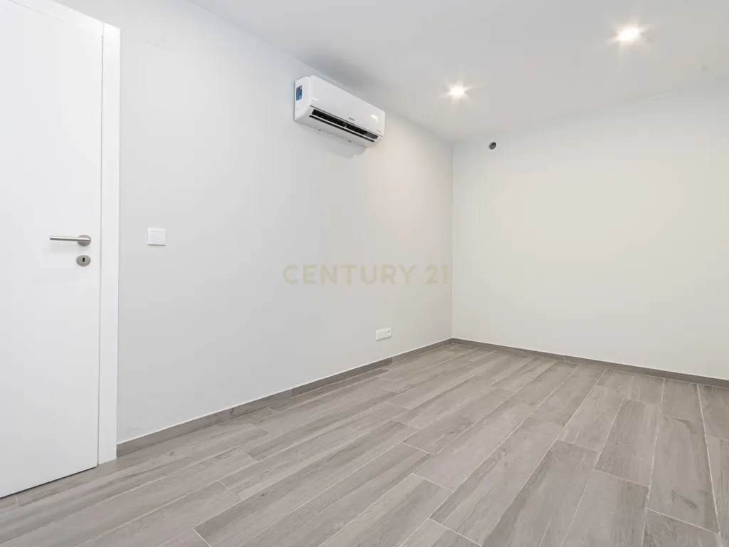 Moradia T4 Premium independente com Piscina (Nova Construção) / Barcarena - Image 35