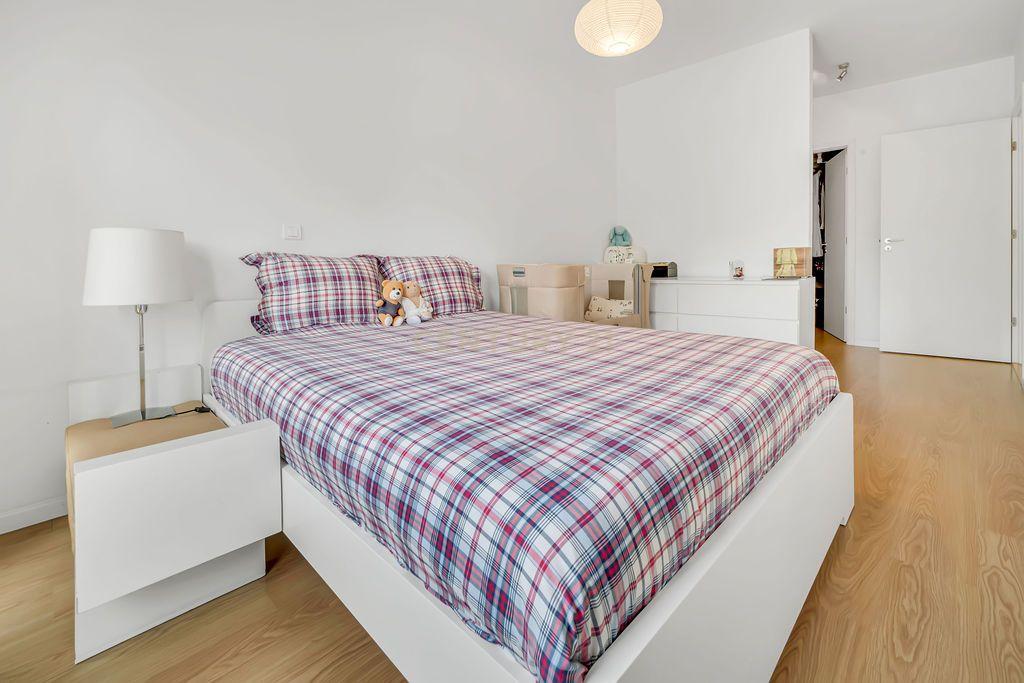 Apartamento T2 com Vista Panorâmica em Entrecampos - Image 23