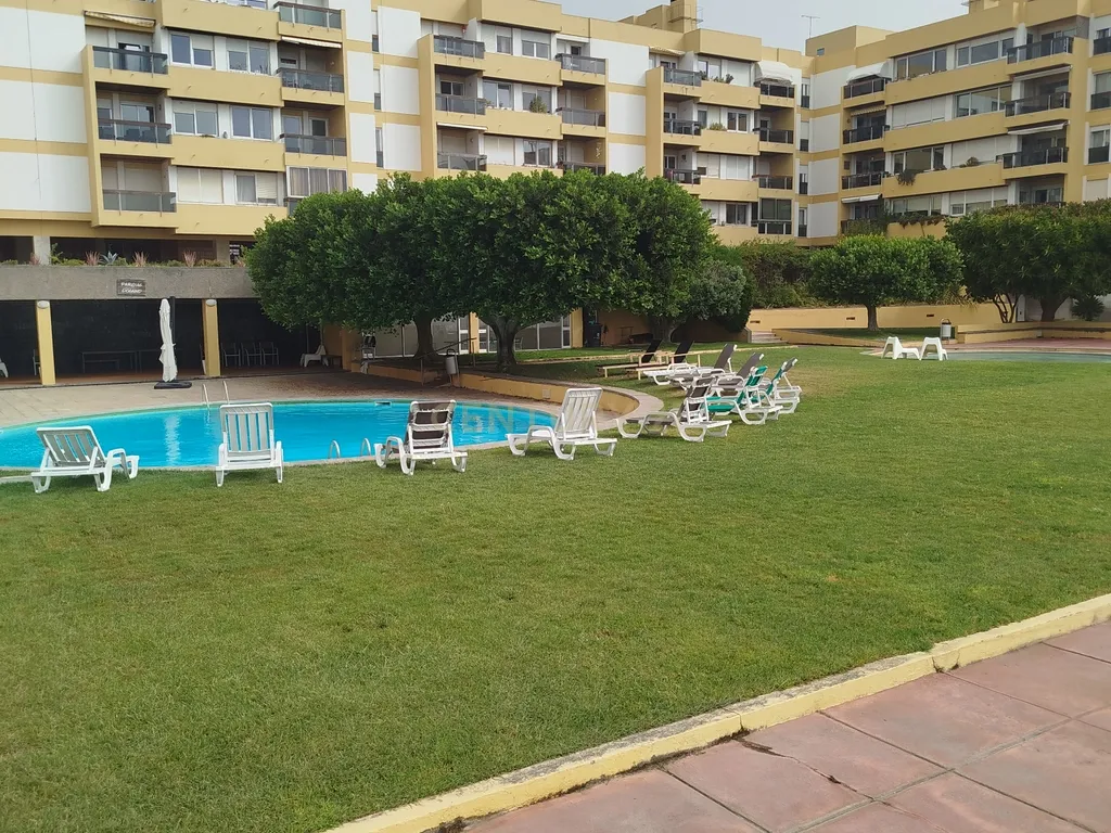 Apartamento T2 Mobilado com Vista Mar e parqueamento 1 carro - Image 32