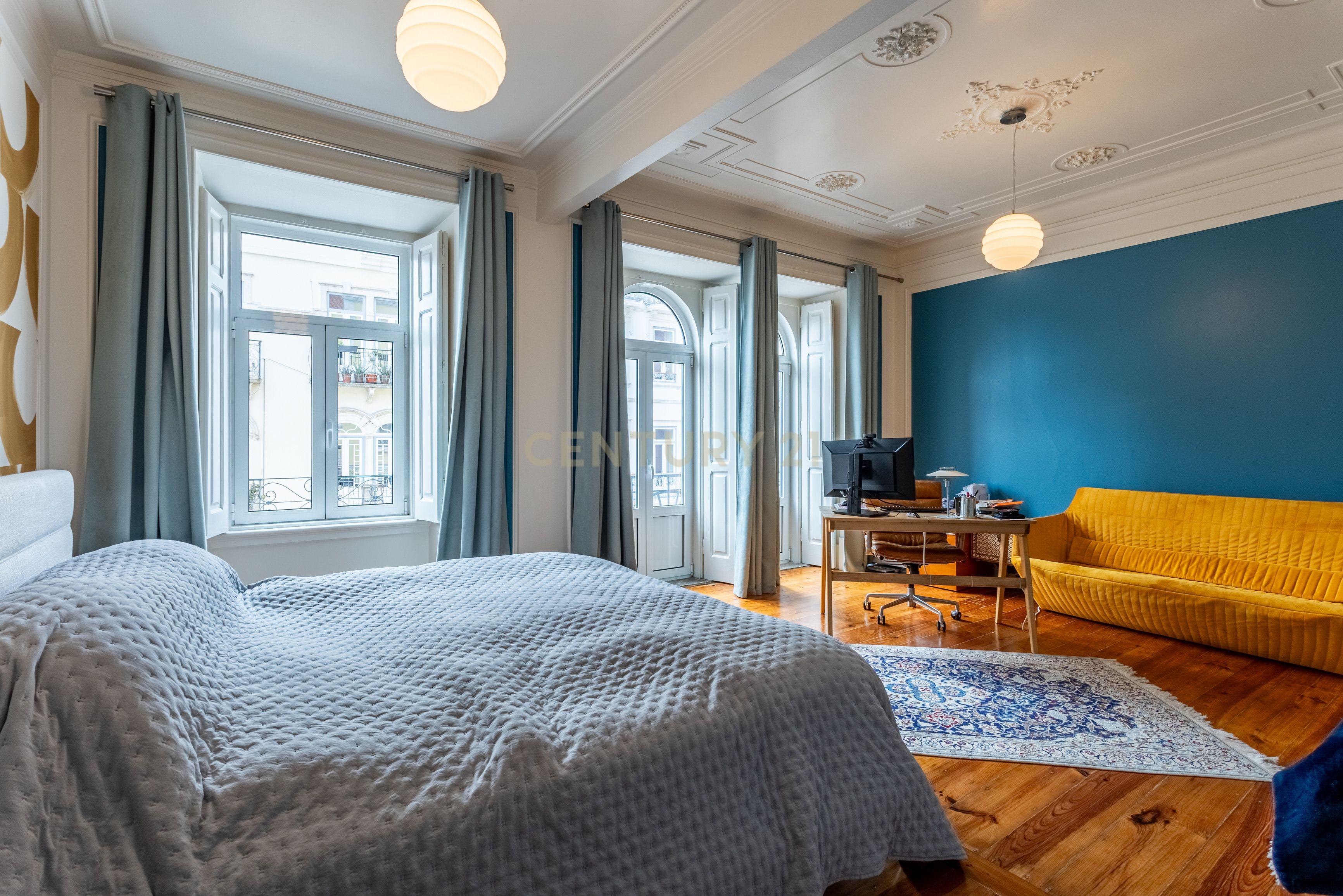 Fotografia 4 de Apartamento T4 Renovado em Santo António, Lisboa — Onde a elegância se sente em cada detalhe