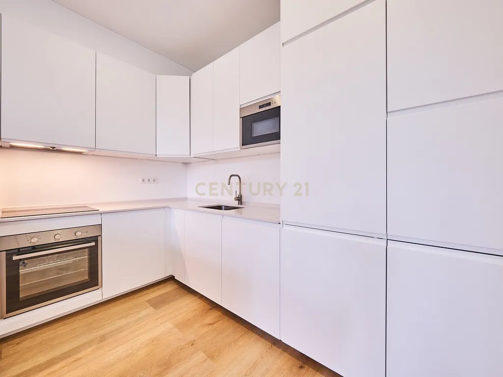 Apartamento T2 de Prestígio Totalmente Renovado na Avenida Luísa Todi – Setúbal - Image 16