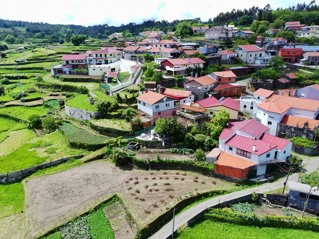Moradia T6 Vale de Cambra (Aceita se Propostas) - Image 39
