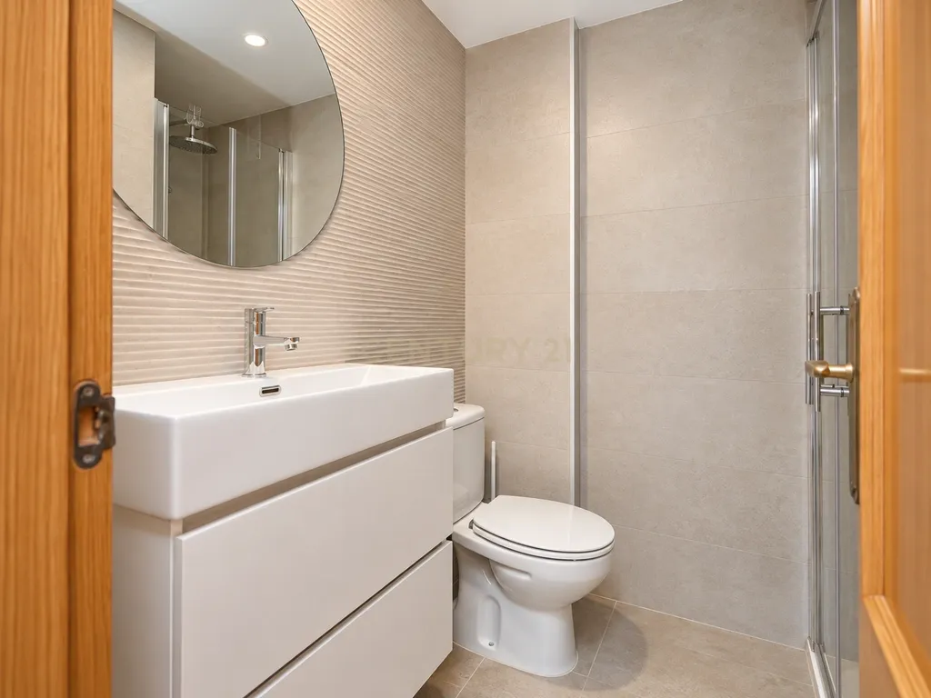 Apartamento totalmente renovado com terraço de 20 m² e piscina em Bonalba - Image 31