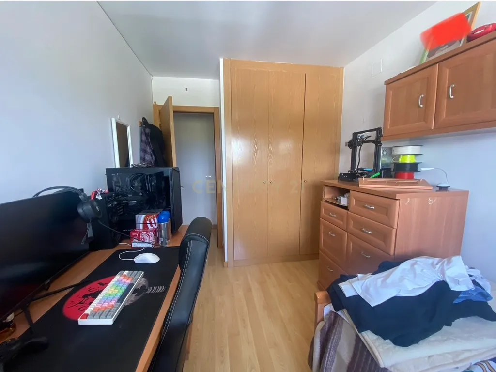 Luxuoso Apartamento com Vista Panorâmica em Madrid - Image 20