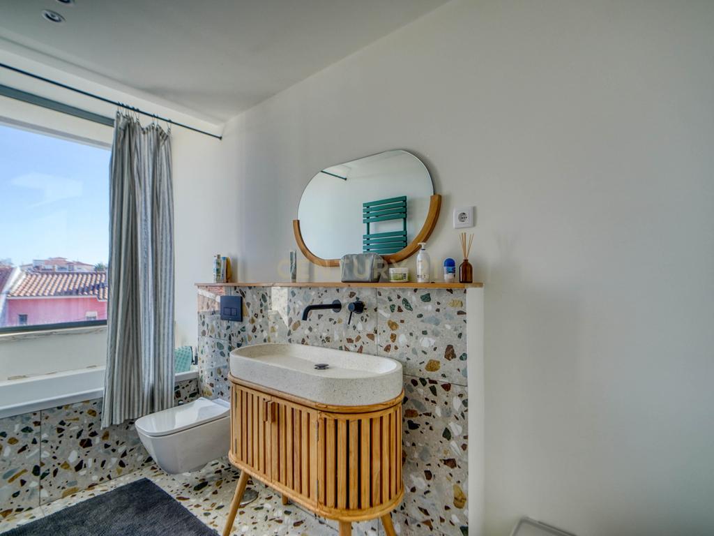 Moradia Bi Familiar em São João do Estoril - Image 21