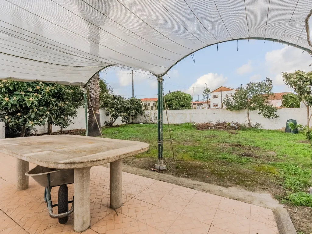 Moradia T3+1 com terreno de 800m2, em Torres Vedras - Image 44
