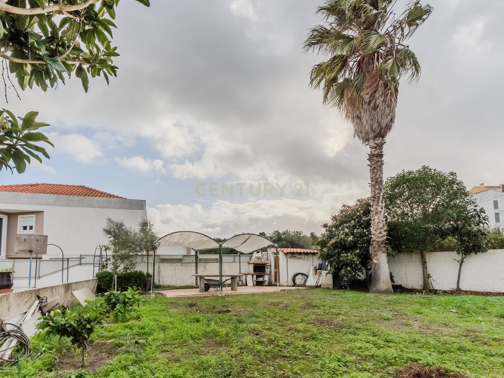 Moradia T3+1 com terreno de 800m2, em Torres Vedras - Image 45