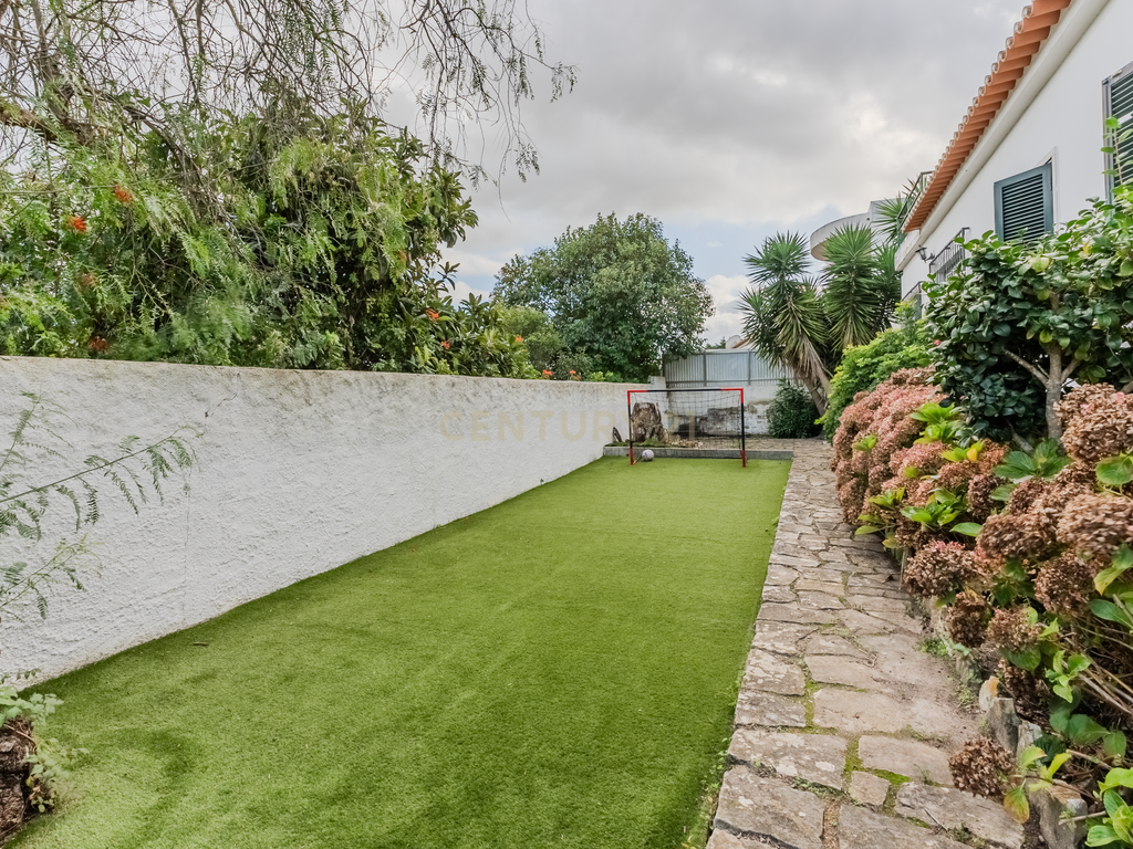 Moradia T3+1 com terreno de 800m2, em Torres Vedras - Image 37