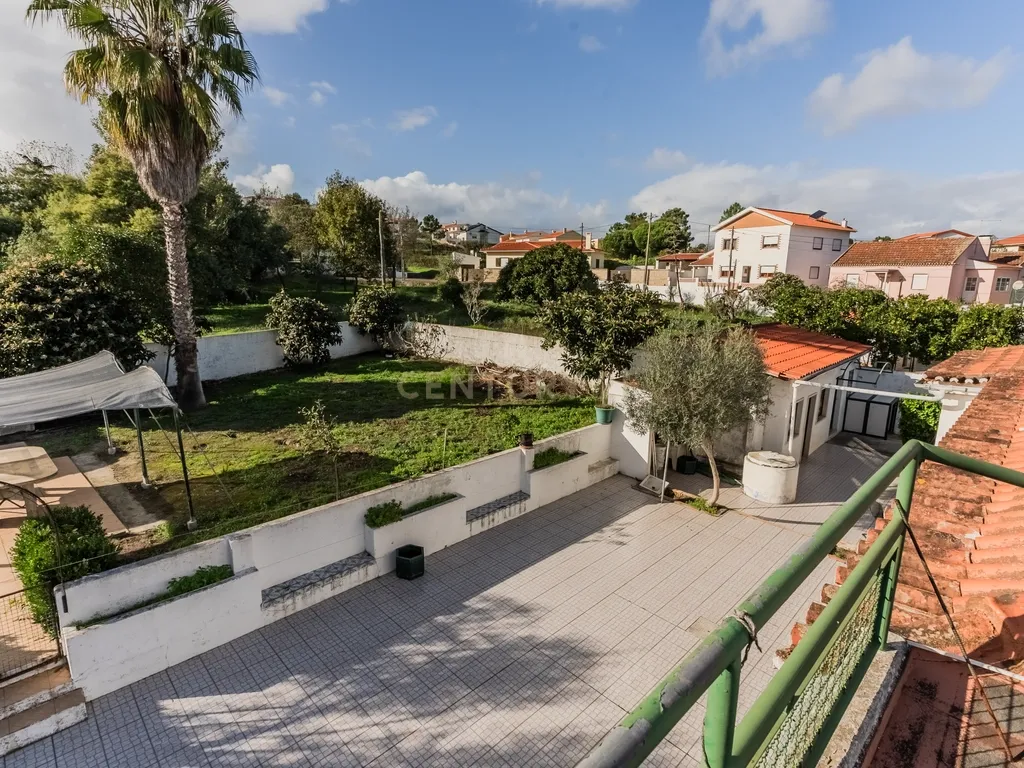Moradia T3+1 com terreno de 800m2, em Torres Vedras - Image 46