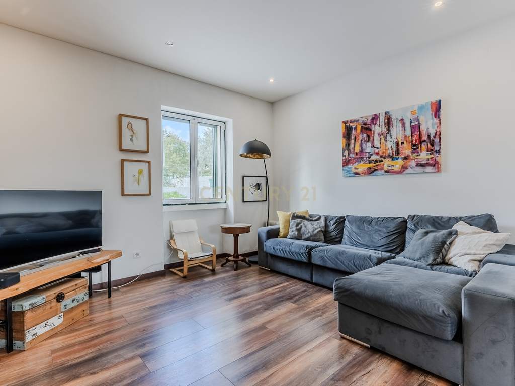 Moradia T3+1 com terreno de 800m2, em Torres Vedras - Image 2